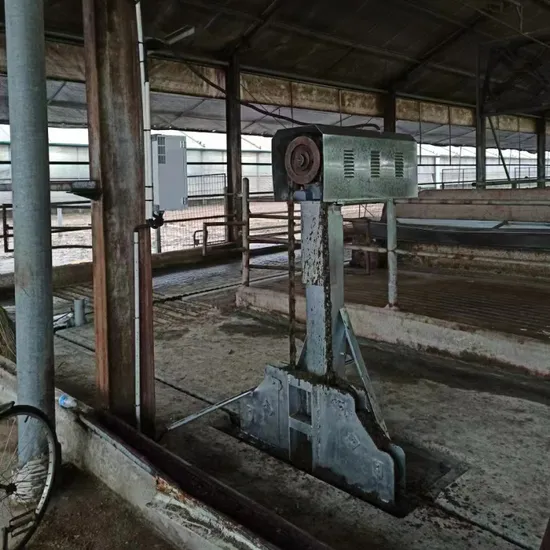3-Axis Swivel Wheel Manure Scraper with Galvanized Chain Drive