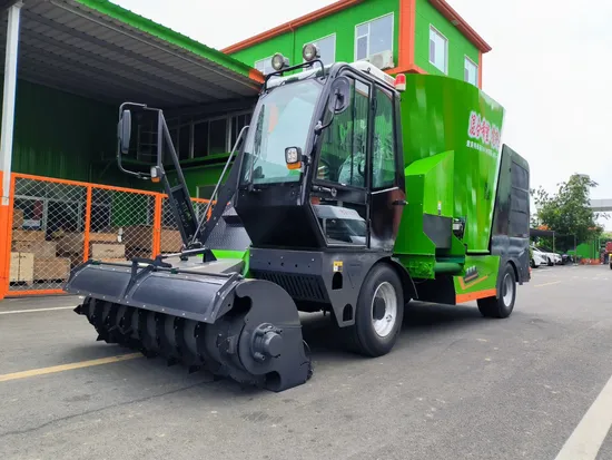 Easy to Operate Tmr Mixer Wagon Self-Propelled Cattle Feed Mixer Cow Sheep Feed Mixer Mixing and Sprinkling Machine