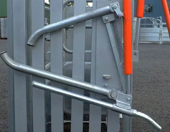 Hot Dipped Galvanized Hydra Headlock of Cattle Crush