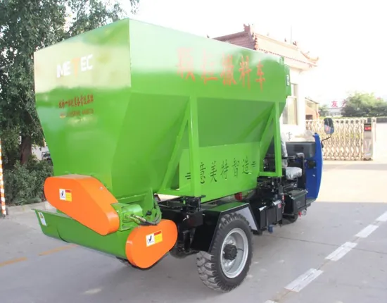 3cbm Diesel Three-Wheel Spreader Truck Particle Spreading Vehicle