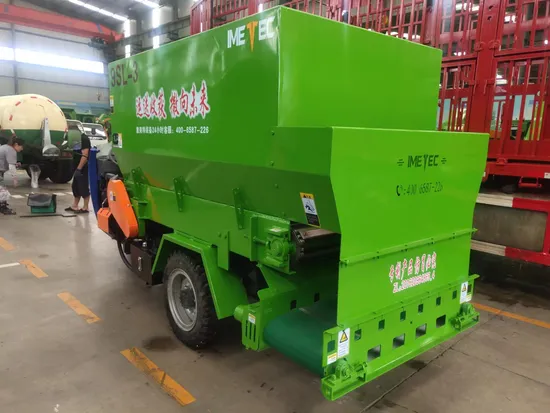 3 Cbm Diesel Three-Wheel Spreader Truck Tmr Feed Spreader