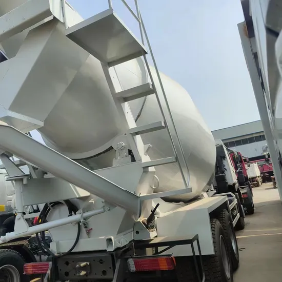 Second-Hand Sinotruk HOWO 6X4 Mixer Truck Mixing Tank Can Pull 20 Cubic Meters of Water and Diesel