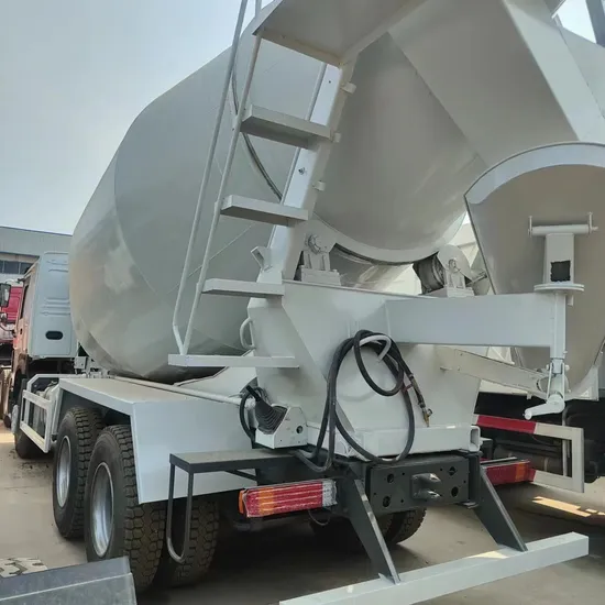Second-Hand Sinotruk HOWO 6X4 Mixer Truck for Water and Diesel 20 Cubic Meters with Price Advantage and a Large Number of Vehicles in Stock