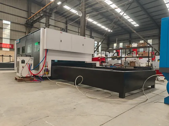 Full Protective Covering Carbon Steel Sheets Fiber Laser Cutter Machine 1000W 1500W 2000W 3000W 4000W