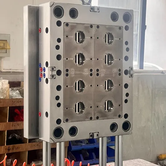 8cavity Hot Runner System Flip Cap Mold