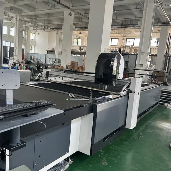 Hot Product Die Automatic Garment Clothing and Apparel Auto Feeding Knife Cutting Cloth Machine