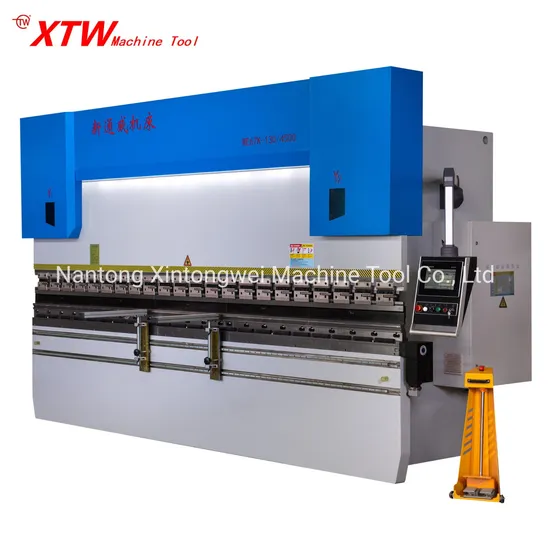 Delem Da53t CNC We67K 130t/4500 Hydraulic Press Brake for Stainless Steel Bending