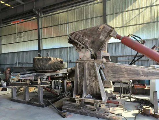 Old Tyre Recycling Machine/Tyre Recycling Equipment/Waste Tire Recycling Plant/Scrap Tyres/Tire Shredder Production Line