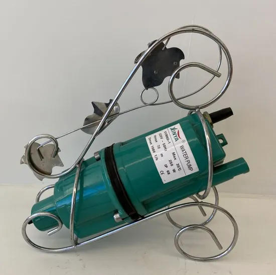 Xinya 250W 300W CE Approved 220V Clean Water Russia Electric Vibration Pump Submersible Pump (VMP60-1)