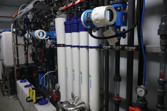 Large Scale Containerized Water Treatment Equipment Reverse Osmosis System Salt-Removal Filtration Plant Container for Industrial Use