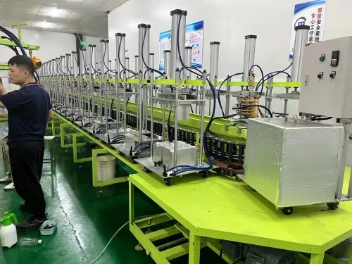 Dongyou Rich Manufacture Experience PU Foaming Machine Factory Dy-Hgc7202