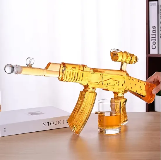 Online Top Selling Gift M16 Gun Decanter Whiskey Set Shot Gun Ak Gun Decanter Globe Decanter with Bullet Cup Whisky Glasses