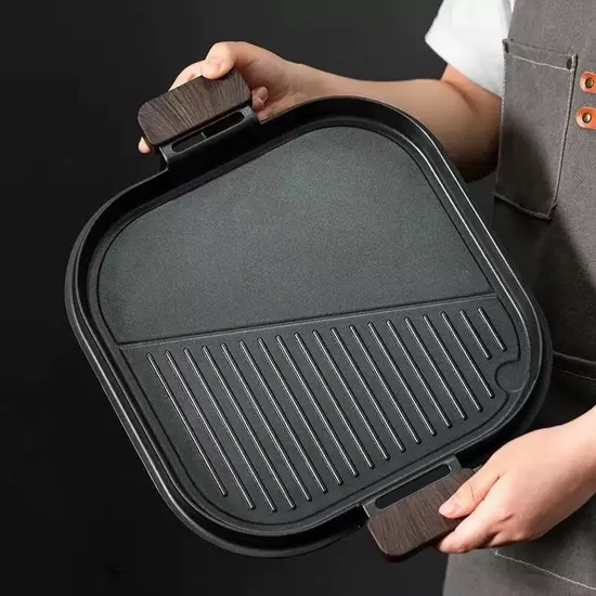 Double Heat-Resistant Rubberwood Handle Square Baking Tray