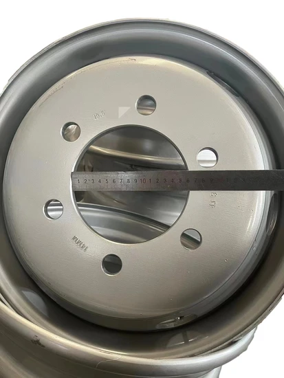 Car Wheel Hub 7.00V-20 Steel Rim Truck 900-20 Tire Automotive Engineering Machinery Wheel Hub Steel Rim
