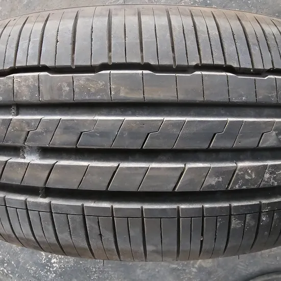 235/50r19 Original Air-Tight Used Tyre with Guarantee