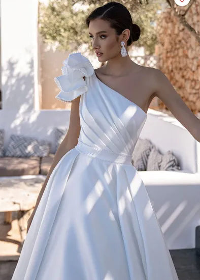 New Long-Sleeved One-Shoulder Bride Dress Lace Appliques Wedding Dresses off Shoulder Short Sleeves Wedding Gown Dresses