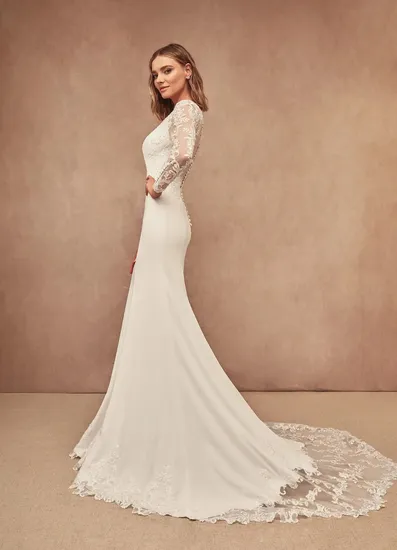 Long Sleeve V-Necked Long Skirt Hip Wrap Wedding Dress