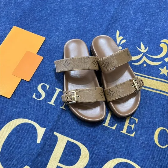 Luxury Designer Logo Printed Women′s Plus Size Sandals Fashion Trend Flat Slippers with EVA/Rubber Insole for Summer