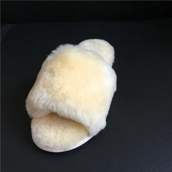 Australia Real Sheep Wool Sheepskin Flip-Flops High Sale Furry Slippers High Qualities Home Indoor New Fur Children Shoes Women′s Slippers