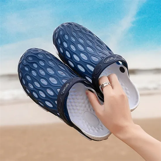The Latest Nice Design Beach Sandal Fashion Clogs Trend Hole Shoes Women/Men Casual Sandals