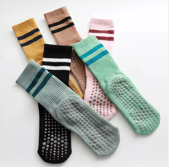 Wholesale Custom Logo Woman Grip High Quality Strong Breathable Anti Slip Non Slip Cotton Fitness Pilates Crew Yoga Socks