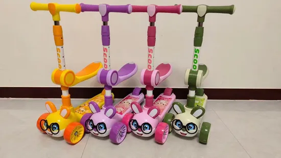 Children&prime;s Skateboard Manufacturer Direct Sales Folding High 2-12-Year-Old Three Wheeled Flash Skateboard Multifunctional Folding Skateboard