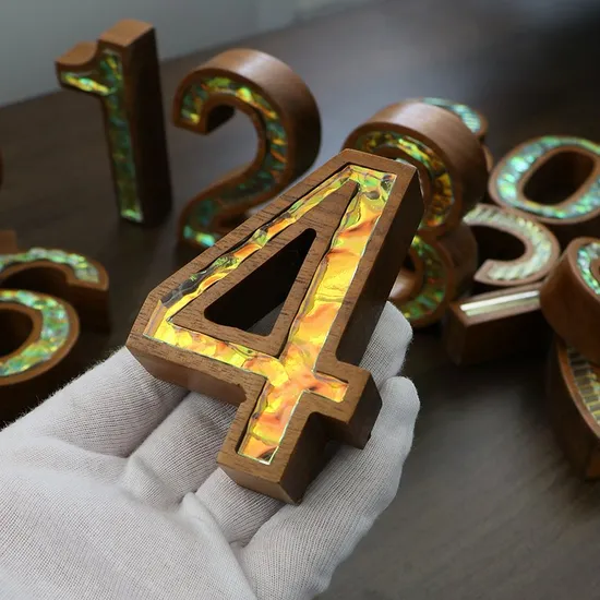 Factory Price Ezd Black Walnut Pure Wood Letter Sign Number 4 Four