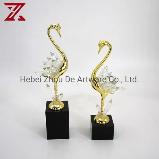 China Factory Price Custom Table Top Metal Decor Luxury Gold Home Decor Accessories