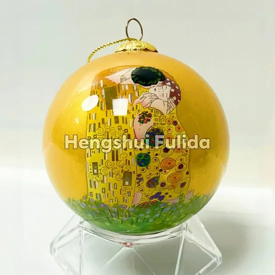 Factory Customized Fine Glass Christmas Ball Ornament for Christmas Tree Decoration with "The Kiss"