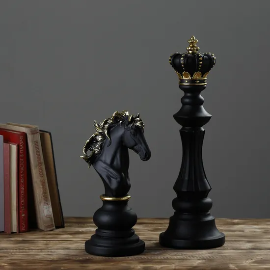 Custom Resin King and Queen Crown Chess Set Customized Black Polyresin Ornament