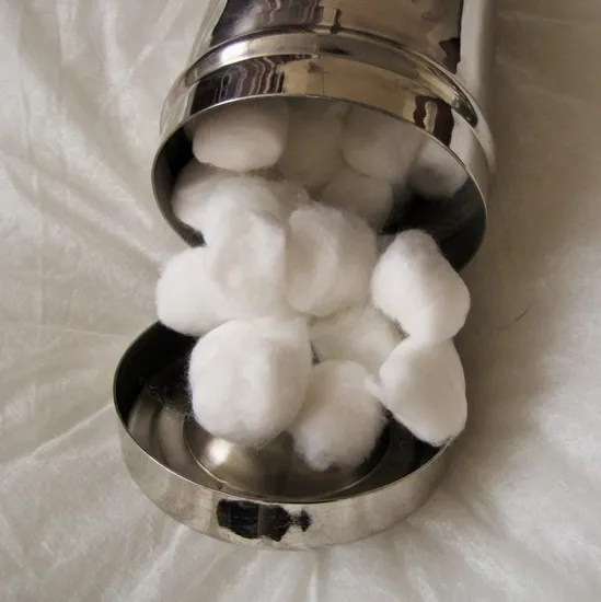 100 Count Cosmetic Cotton Balls Medical Cotton Balls