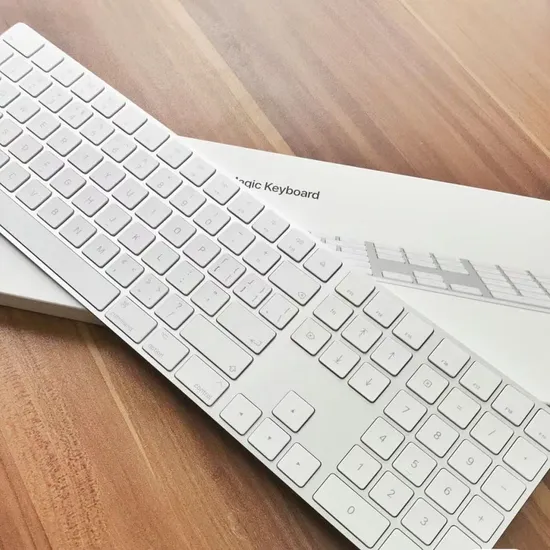 Magic Keyboard Long with Numeric Keypad with Logo British English - Silver