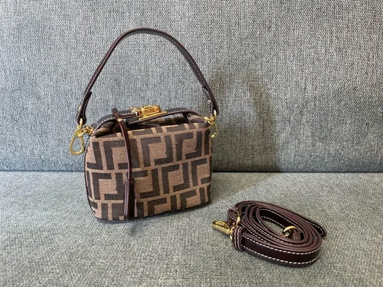 Presbyopia Bucket Bag Women′ S New Style Portable Bag