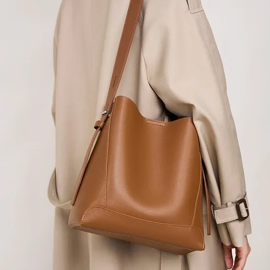 2025 New Women′s Genuine Leather Crossbody Bucket Bag Single Shoulder Large Capacity