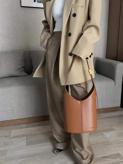 (V1038) Fashionable PU Bucket Bag with Large Capacity
