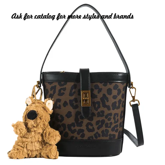 Wholesale Factory Women′s Purse - Chic Leather Handbag with Unique Style