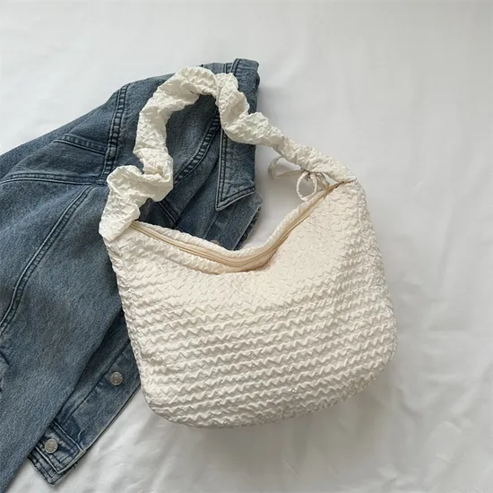 Xianghui Large Capacity Fashionable and Simple Nylon Fabric Pleated Casual Bag
