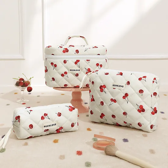 Large Capacity Portable Sakura Cosmetic Bag Travel and Daily Use Fashion Travel Cosmetic Bag