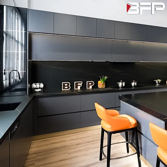 Chinese Luxury Modern Kitchen Cabinets Wood Customize Furniture