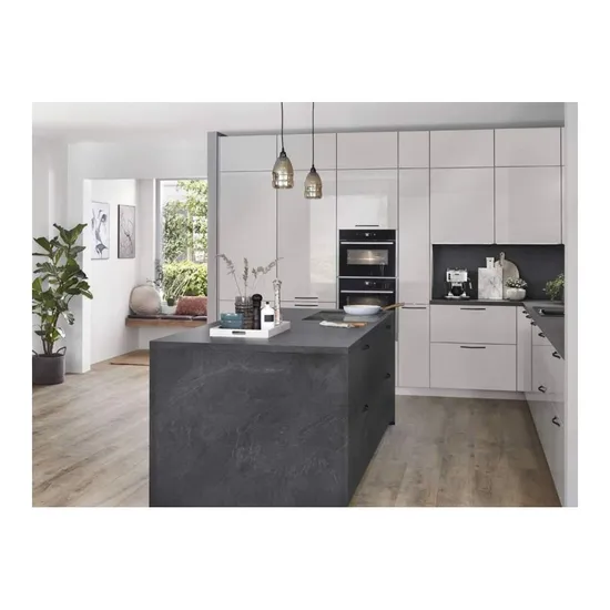 Modern High Glossy White Color Finished Kitchen Cabinet with Island