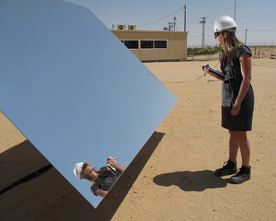 1.1mm, 3mm, 3.2mm, 4mm Low Iron Extra Clear Solar Mirror Sheet