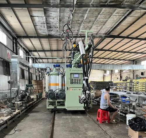 Dongyou Good Durability & Wearability PU Foaming Machine Dy-Hgc7202