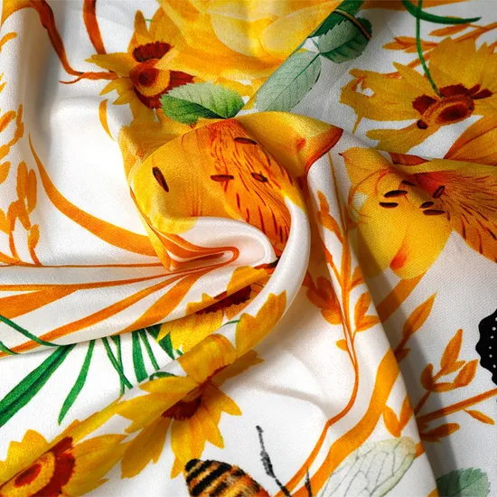 Yigao Textile 100% Mulberry Silk Printed Fabric 16 Momme Silk Crepe De Chine for Scarf Dress Women′s Shirt Fabric