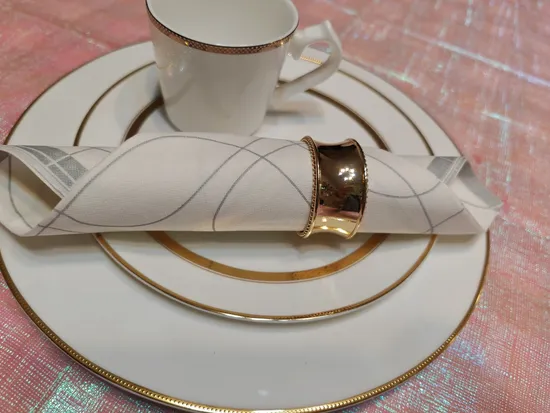 Luxury White and Pattern Airlaid Napkins Strong Absorbent Soft Feel for Hotel Banquet Wedding Party Dinner Party