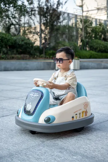 New Style Children′s Electric Bumper Car/Rotating in Place/Anti Collision Design/Remote Control Toy Car
