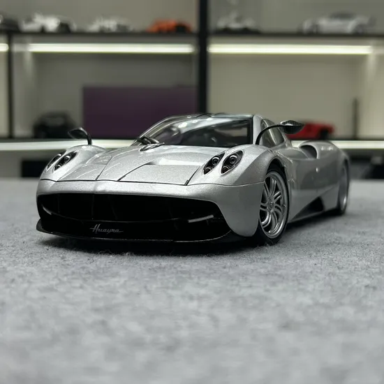 Autoart 1/18 Pagani Huaya Alloy Sports Car Model
