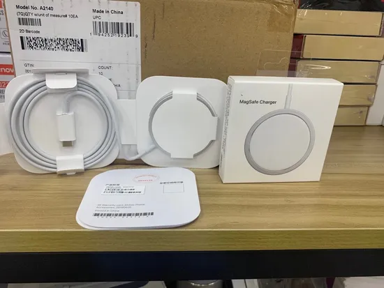 I Phoe Wireless Charger 10 Watt Fast Charge K8 Wireless Charger Portable Charger