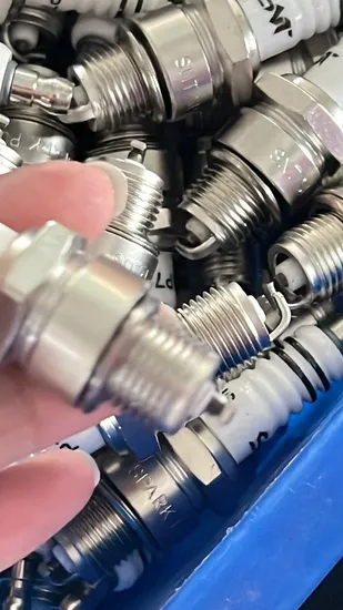Factory Directly Sales Lower Pirce Good Quality All Model Number Car Spare Parts Spark Plugs