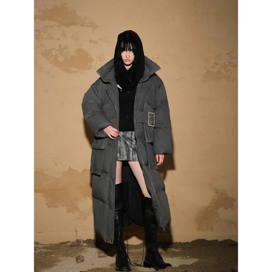 Wholesale High Quality Women New Winter Wear Women Design Long Parka Outwear Ladies Puffy Down Coat with Decorative Metal Buckle Belt