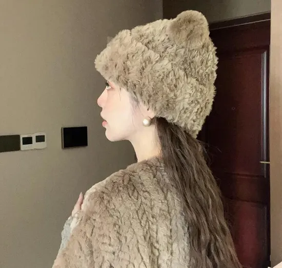 Women′s Cute Bear Ear Warm Winter Beanie Hat Warm Faux Fur Fuzzy Hat